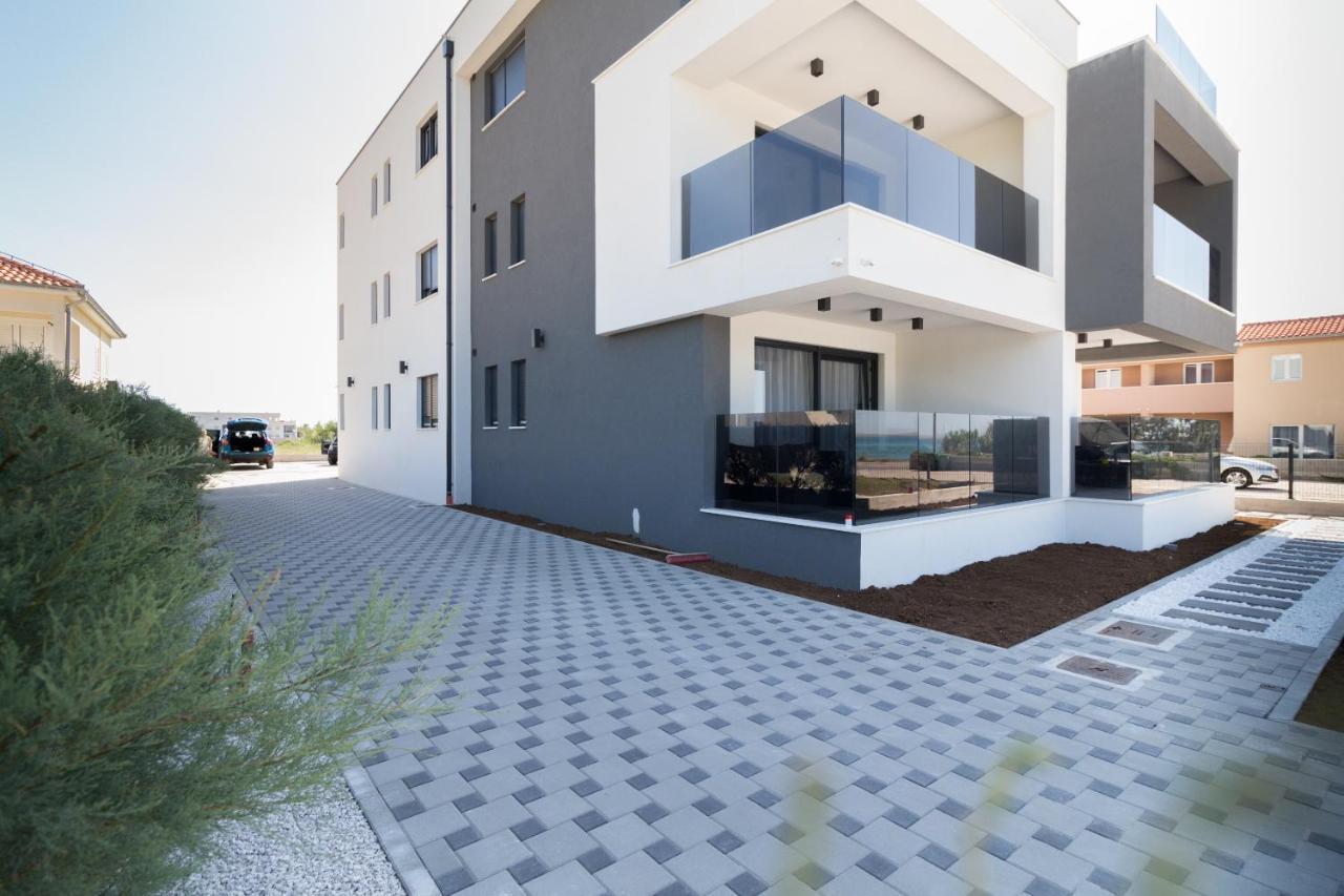 Luxury Beachfront Villa Crystal Aenona - By Ta Leut Agency Нин Экстерьер фото