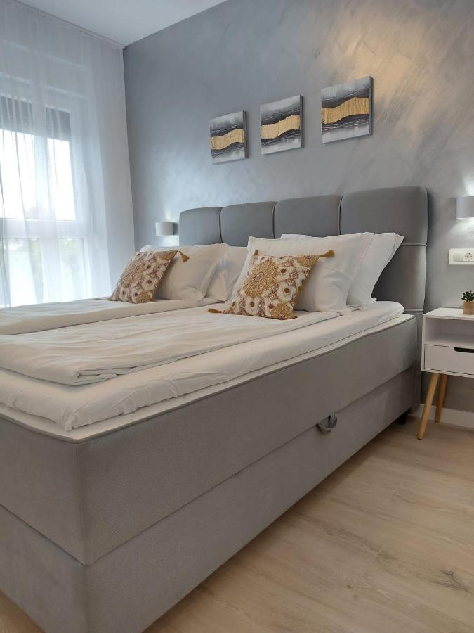 Luxury Beachfront Villa Crystal Aenona - By Ta Leut Agency Нин Экстерьер фото